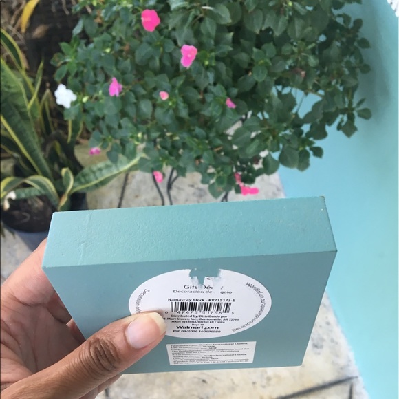 Decor - Picture 5 of 5